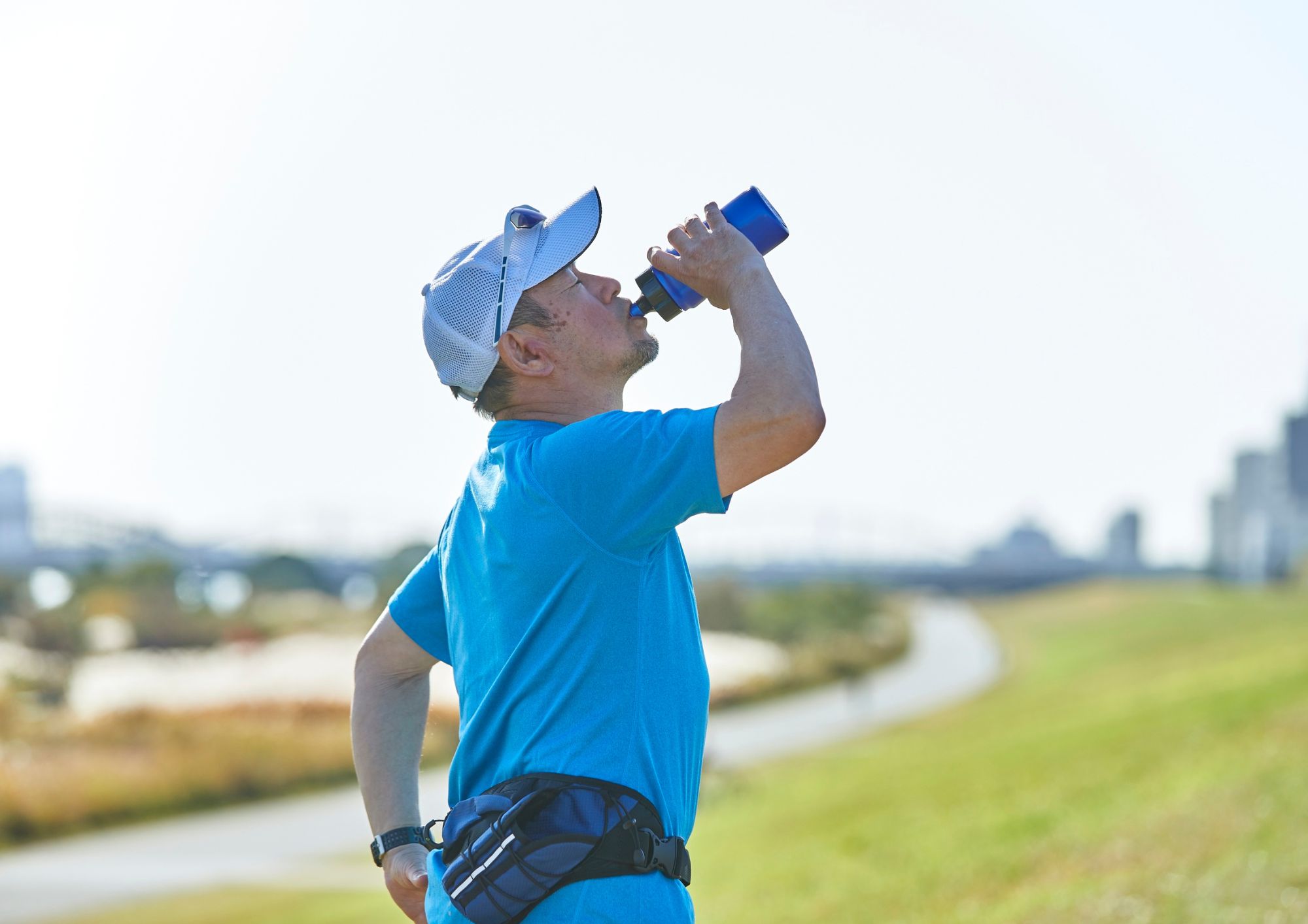 トレーニング中の水分補給の重要性!ベストな飲み方とタイミング